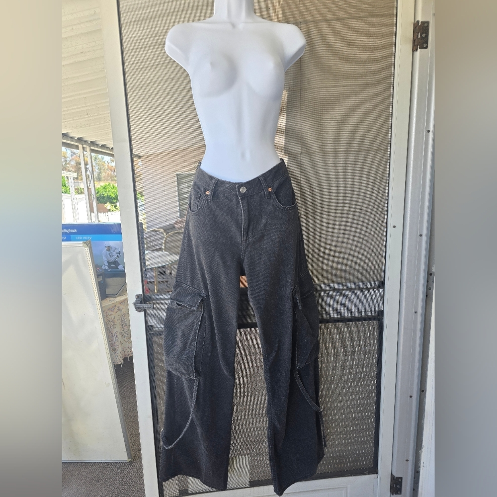 Washed Black Cargo Pants [JUNIORS 7/W28]